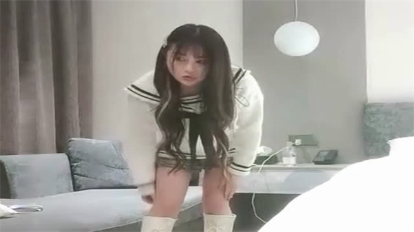 利哥探花 极品学生妹掰开骚穴狂操 内射白浆四溅